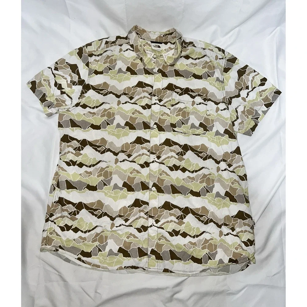 The North Face Mens Camo Mountain Print Short Sleeve Button Up Shirt XXLarge